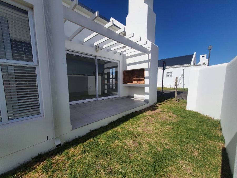 To Let 2 Bedroom Property for Rent in Da Gama Village Western Cape